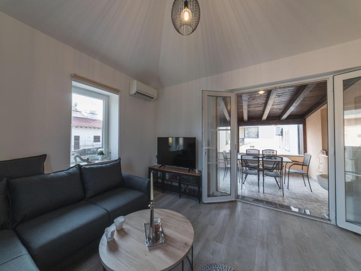 Apartment Fiora Kaštela Εξωτερικό φωτογραφία