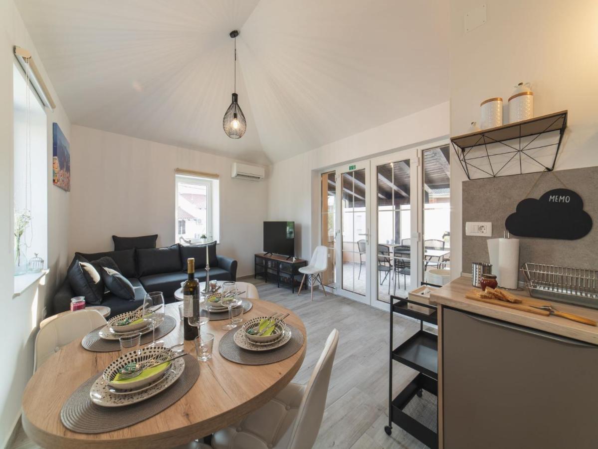 Apartment Fiora Kaštela Εξωτερικό φωτογραφία