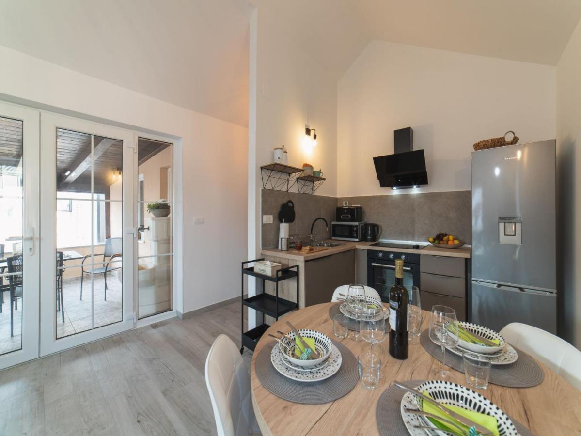 Apartment Fiora Kaštela Εξωτερικό φωτογραφία