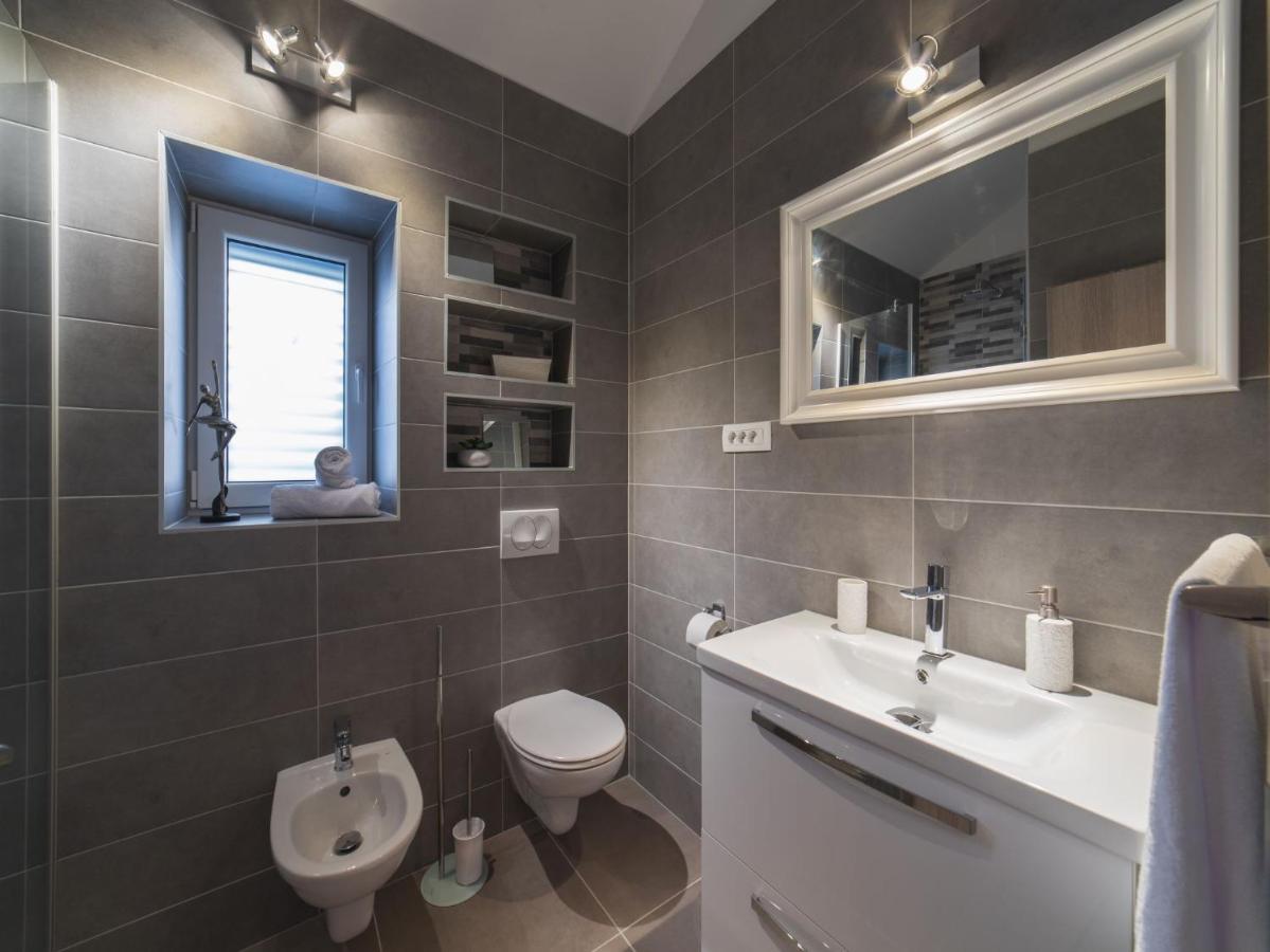 Apartment Fiora Kaštela Εξωτερικό φωτογραφία