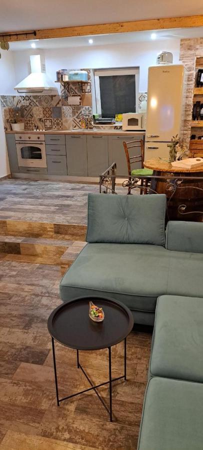 Apartment Fiora Kaštela Εξωτερικό φωτογραφία